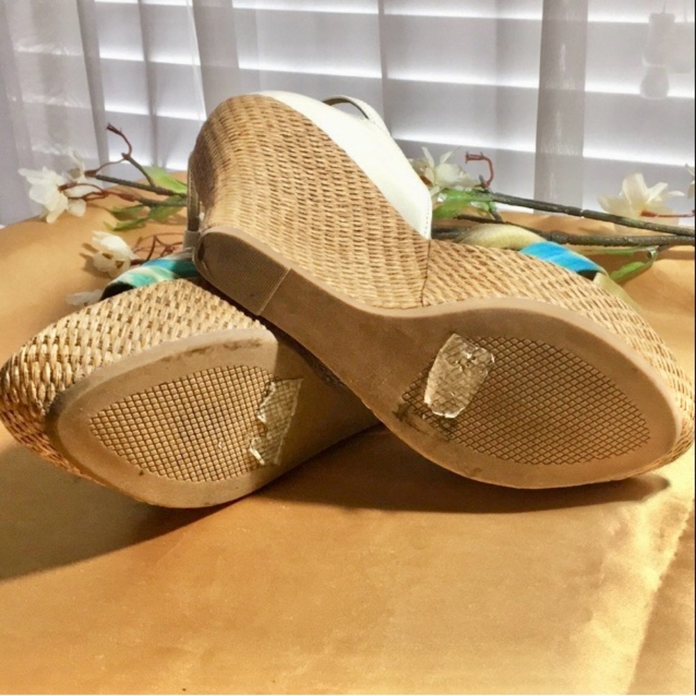 CHARLOTTE RUSSE SANDALS - Picture 3 of 8